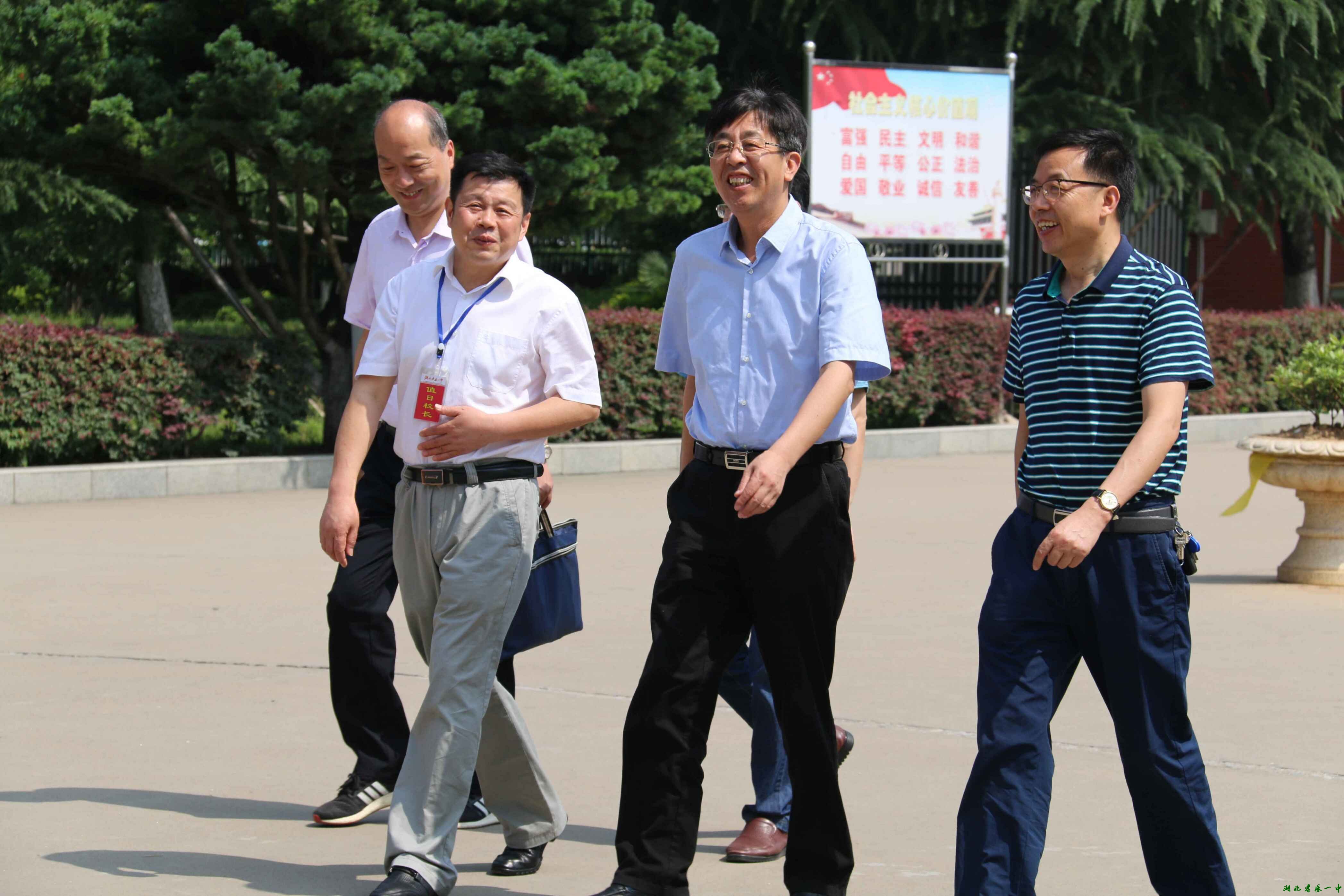 袁华江1.jpg 袁华江1.jpg